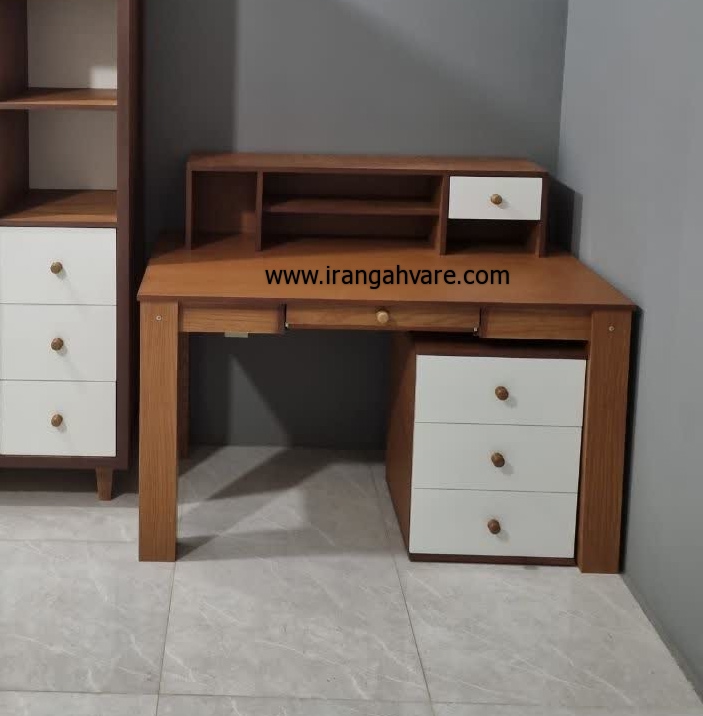 میز تحریر سه کشو با روکش بلوط